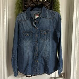 Blue age lightweight button-down denim shirt. Medium. NWT.